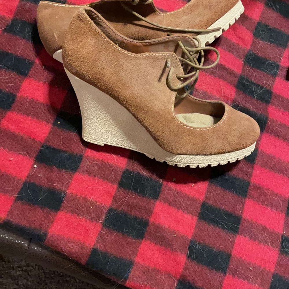 Shoes - Picture 3 of 3